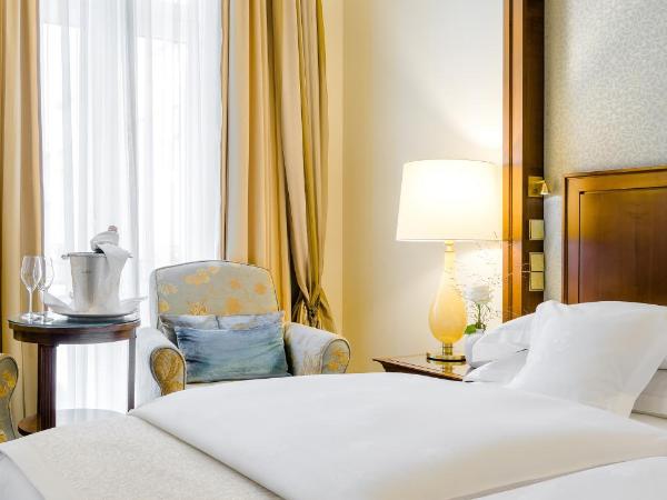 Excelsior Hotel Ernst am Dom : photo 2 de la chambre chambre deluxe double ou lits jumeaux
