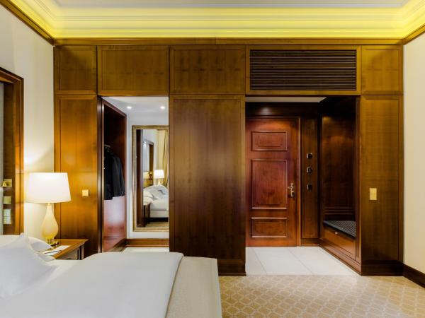 Excelsior Hotel Ernst am Dom : photo 1 de la chambre chambre deluxe double ou lits jumeaux