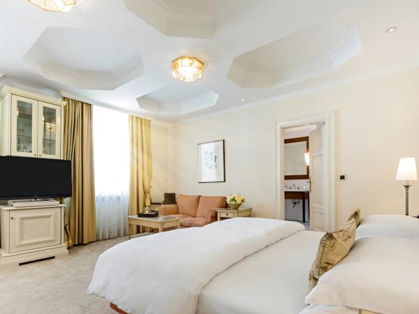 Excelsior Hotel Ernst am Dom : photo 2 de la chambre chambre double ou lits jumeaux classique
