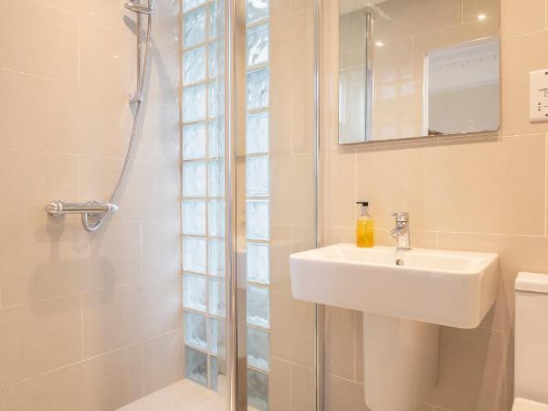 Number 17 Bath : photo 3 de la chambre chambre supérieure - vue sur abbaye