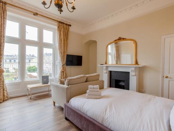 Number 17 Bath : photo 1 de la chambre chambre supérieure - vue sur abbaye