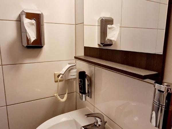 Hotel Zentrum : photo 5 de la chambre chambre double ou lits jumeaux