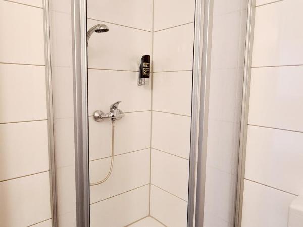 Hotel Zentrum : photo 7 de la chambre chambre double ou lits jumeaux