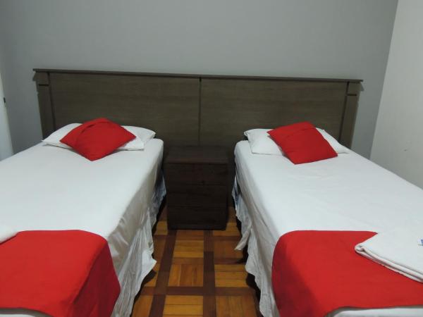 Hotel Gontijo Belo Horizonte - Próximo a Rodoviária e Praça Sete : photo 2 de la chambre chambre lits jumeaux avec balcon