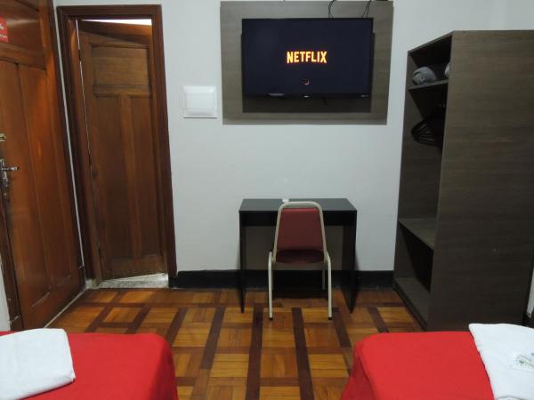 Hotel Gontijo Belo Horizonte - Próximo a Rodoviária e Praça Sete : photo 4 de la chambre chambre lits jumeaux avec balcon