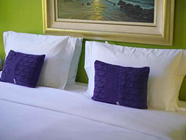 Cliffside Luxury Inn : photo 2 de la chambre suite deluxe avec lit king-size