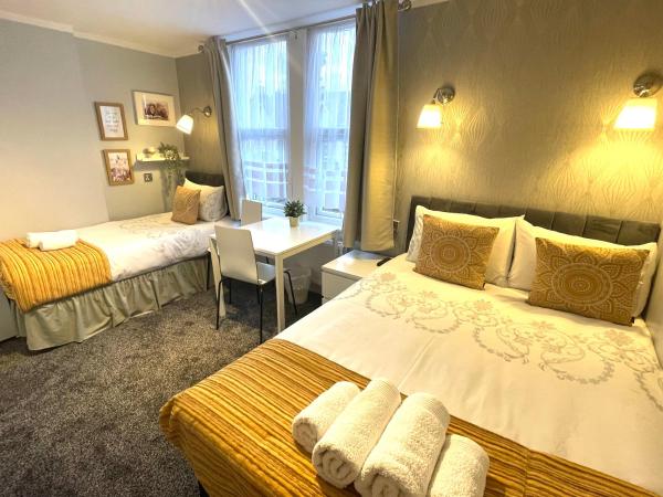 Trinity House Hotel : photo 2 de la chambre chambre triple confort avec douche