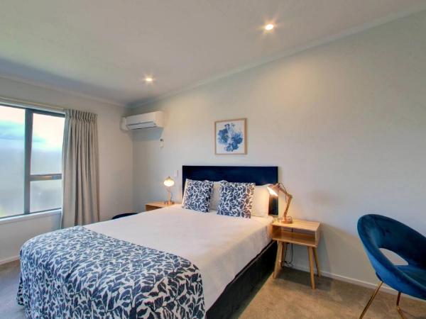 Alpine Lake Motel : photo 1 de la chambre studio avec baignoire spa privée