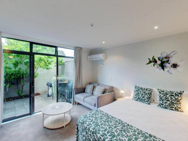 Alpine Lake Motel : photo 2 de la chambre suite familiale avec cour