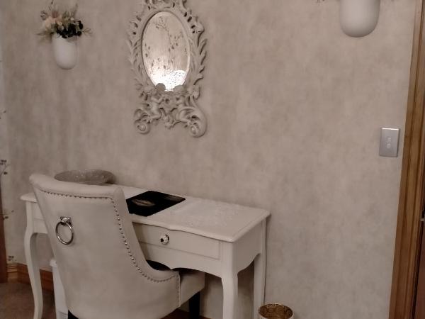 Amberly House Rotorua : photo 4 de la chambre suite deluxe avec lit king-size