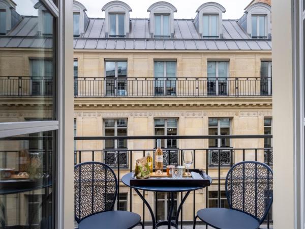 Hôtel Hélios Opéra : photo 1 de la chambre chambre double ou lits jumeaux deluxe avec balcon
