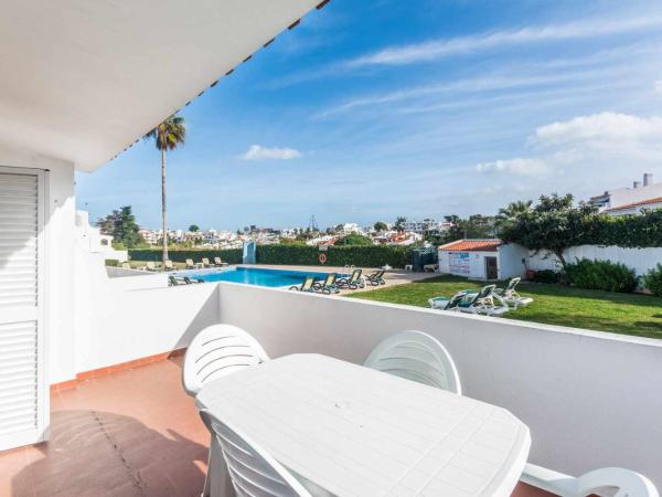 Oura Parque Apartamentos Turisticos : photo 2 de la chambre appartement 2 chambres - vue sur piscine