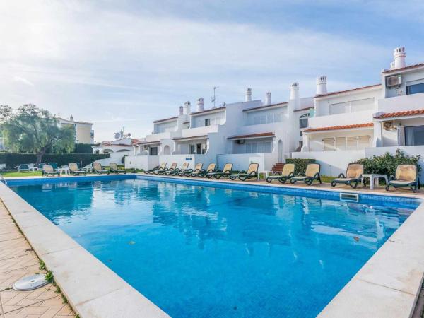 Oura Parque Apartamentos Turisticos : photo 2 de la chambre appartement 1 chambre - vue sur piscine