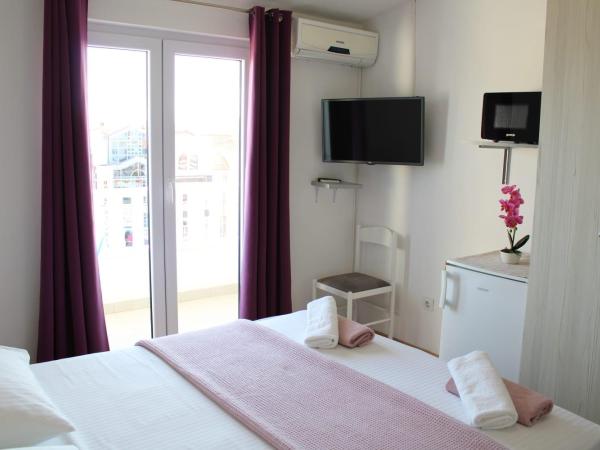 Apartments Renata : photo 4 de la chambre chambre triple avec balcon