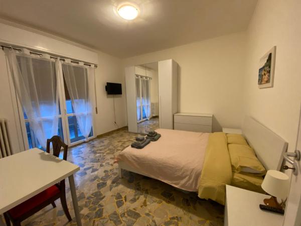 Francioni Palace : photo 2 de la chambre chambre double avec salle de bains commune