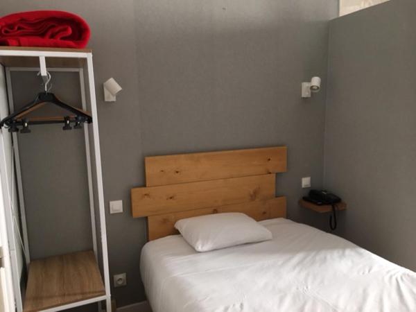 Hôtel République : photo 2 de la chambre chambre simple