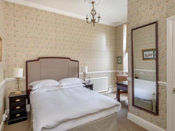 Royal Hotel : photo 8 de la chambre chambre double ou lits jumeaux supérieure