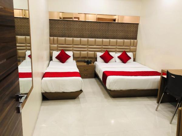 Hotel Guestinn Residency : photo 7 de la chambre chambre triple classique