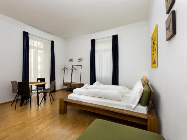 GuestHouse Lugano Center by LR : photo 2 de la chambre chambre familiale confort