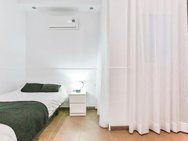 Laramond Barcelona Rooms : photo 1 de la chambre chambre simple standard avec salle de bains privative