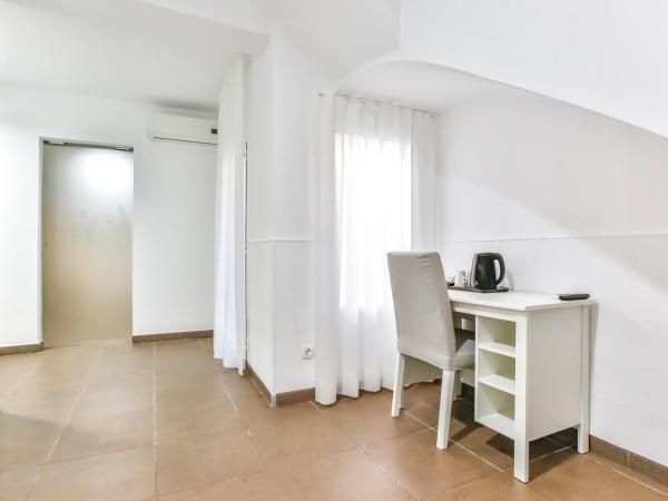 Laramond Barcelona Rooms : photo 5 de la chambre chambre lits jumeaux avec salle de bains privative