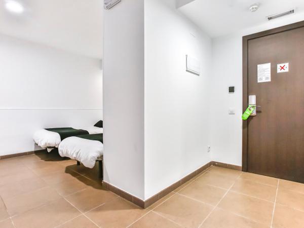 Laramond Barcelona Rooms : photo 7 de la chambre chambre lits jumeaux avec salle de bains privative