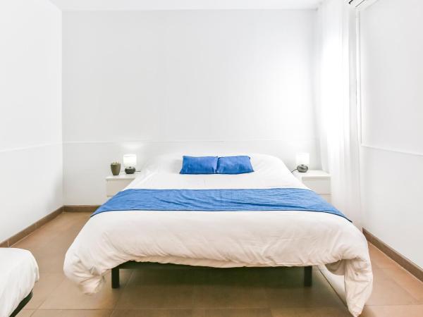 Laramond Barcelona Rooms : photo 6 de la chambre chambre quadruple avec salle de bains privative