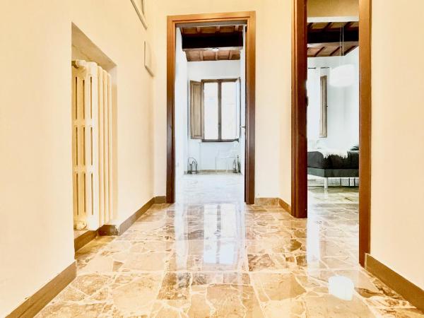 Il Barbero Apartment : photo 2 de la chambre chambre double avec salle de bains privative