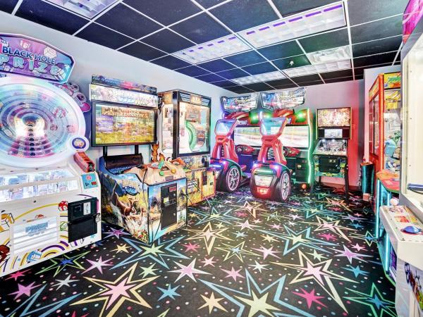 Million Dollar Views, Stunning Beachfront Property : photo 3 de la chambre chambre familiale - vue sur mer