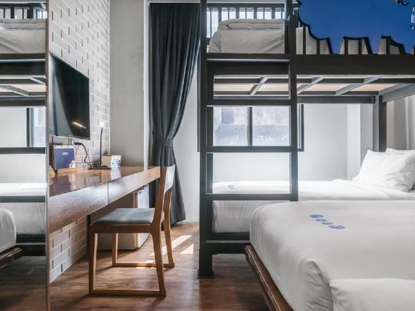 Kokotel Bangkok Surawong : photo 3 de la chambre chambre quadruple