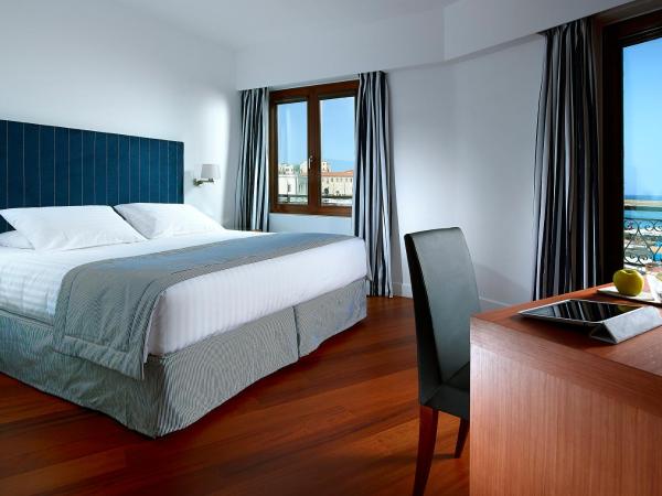 Porto Veneziano Hotel : photo 1 de la chambre suite junior - vue sur mer