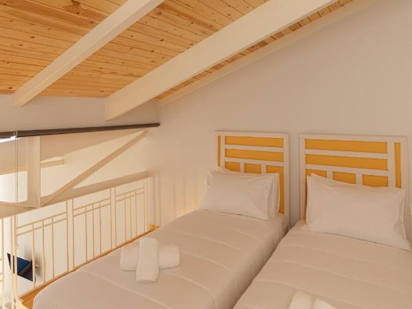 Ether Loft Suites : photo 5 de la chambre suite loft avec terrasse - loft jaune