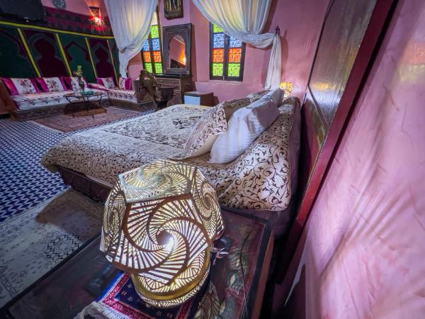 Riad Dar Guennoun : photo 4 de la chambre suite royale juliette