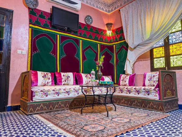 Riad Dar Guennoun : photo 7 de la chambre suite royale juliette