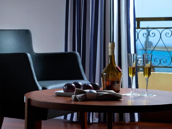 Porto Veneziano Hotel : photo 1 de la chambre suite supérieure - vue sur mer