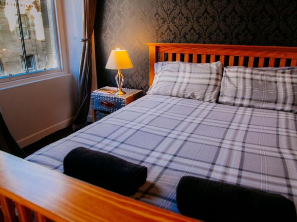 Edinburgh Backpackers : photo 6 de la chambre chambre double avec salle de bains commune
