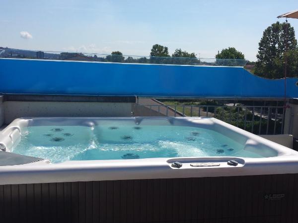 La Grotta Hotel : photo 2 de la chambre chambre lit king-size avec baignoire spa