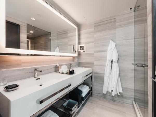 Paradox Hotel Vancouver : photo 2 de la chambre chambre exécutive avec 2 lits queen-size