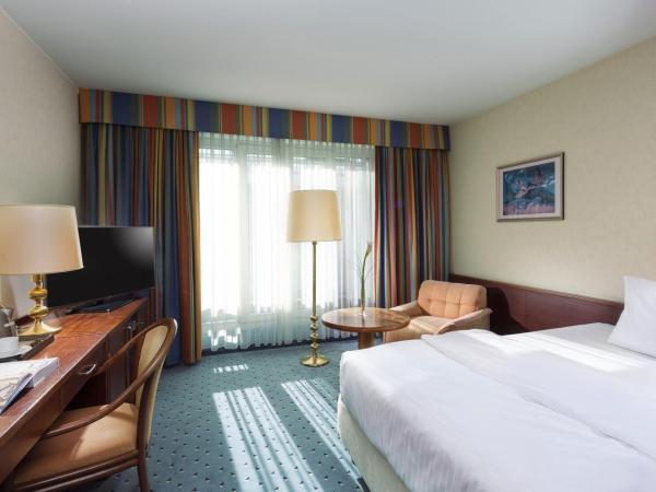 Maritim Hotel Köln : photo 3 de la chambre chambre lit queen-size