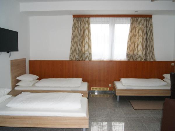 Cáfe 168 : photo 2 de la chambre chambre triple basique