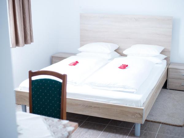 Cáfe 168 : photo 2 de la chambre chambre lits jumeaux