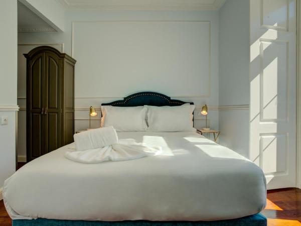 Solar dos Poetas : photo 5 de la chambre chambre double avec balcon - vue sur place