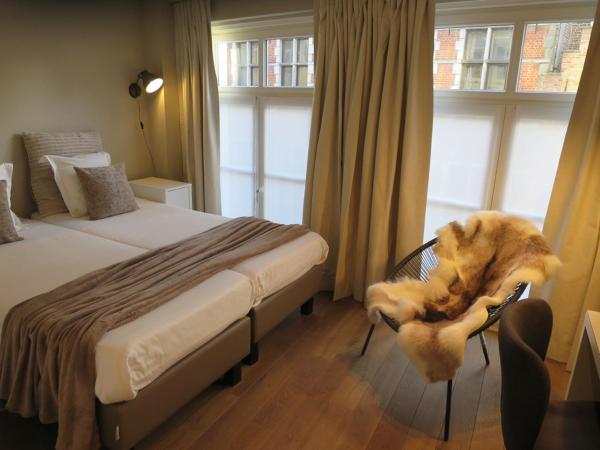 Hotel Alegria : photo 1 de la chambre 2 chambres doubles ou lits jumeaux communicantes avec 2 salles de bains