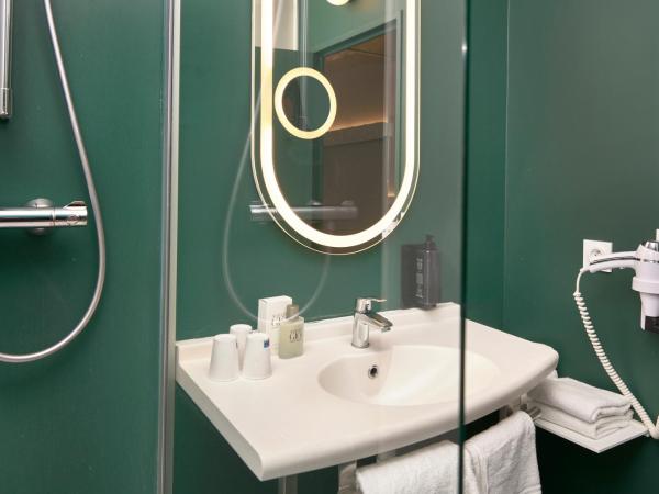 Ibis Annecy - Cran-Gevrier : photo 2 de la chambre chambre familiale standard