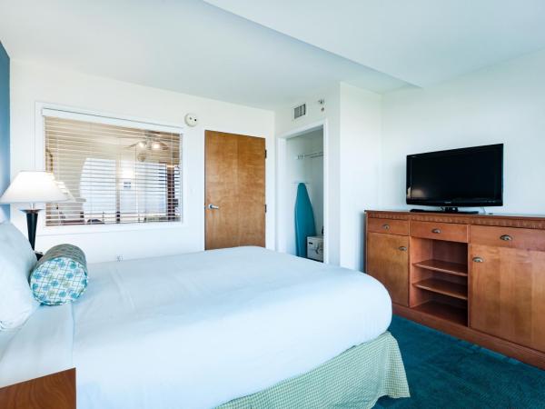 Ocean Sands Resort, Oceanfront, Virginia Beach by Vacatia : photo 4 de la chambre suite avec balcon