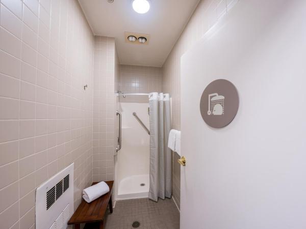 The Urban : photo 1 de la chambre chambre simple avec salle de bains commune