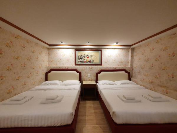 Golden Dragon Kanchanaburi : photo 4 de la chambre chambre familiale deluxe