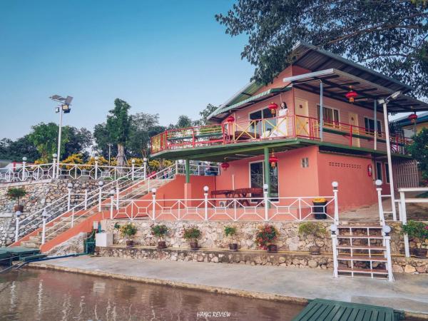 Golden Dragon Kanchanaburi : photo 1 de la chambre chambre familiale deluxe