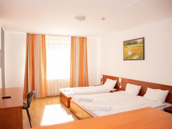 Triple M Hotel : photo 4 de la chambre chambre triple