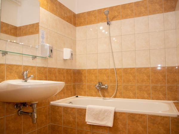 Triple M Hotel : photo 5 de la chambre chambre triple